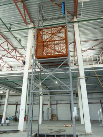 Шахтный подъемник для складского комплекса в Москве